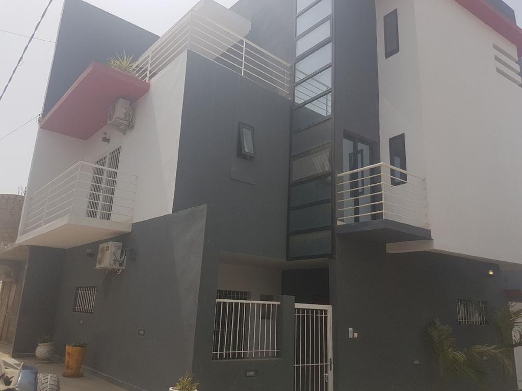 Residence Cheikh Fall Dakar Buitenkant foto