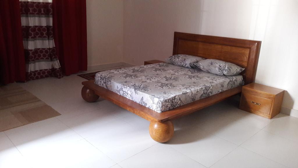 Residence Cheikh Fall Dakar Buitenkant foto